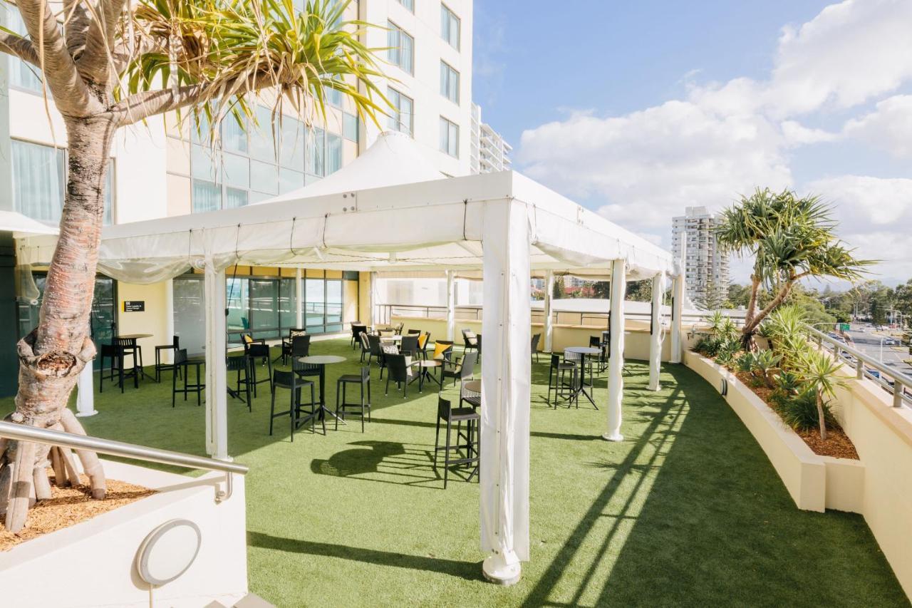 Voco Gold Coast By Ihg Hotel Exterior photo