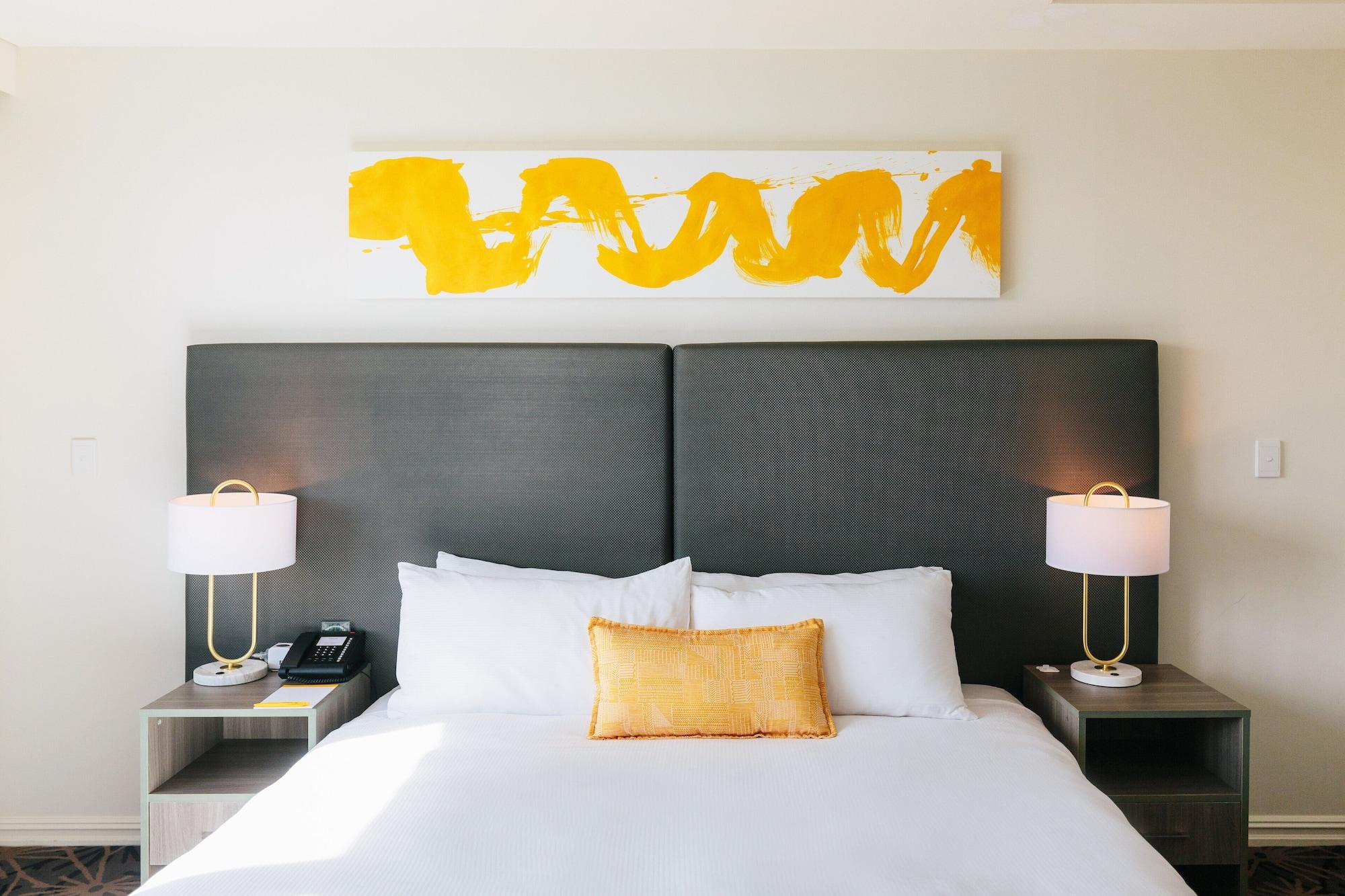 Voco Gold Coast By Ihg Hotel Exterior photo
