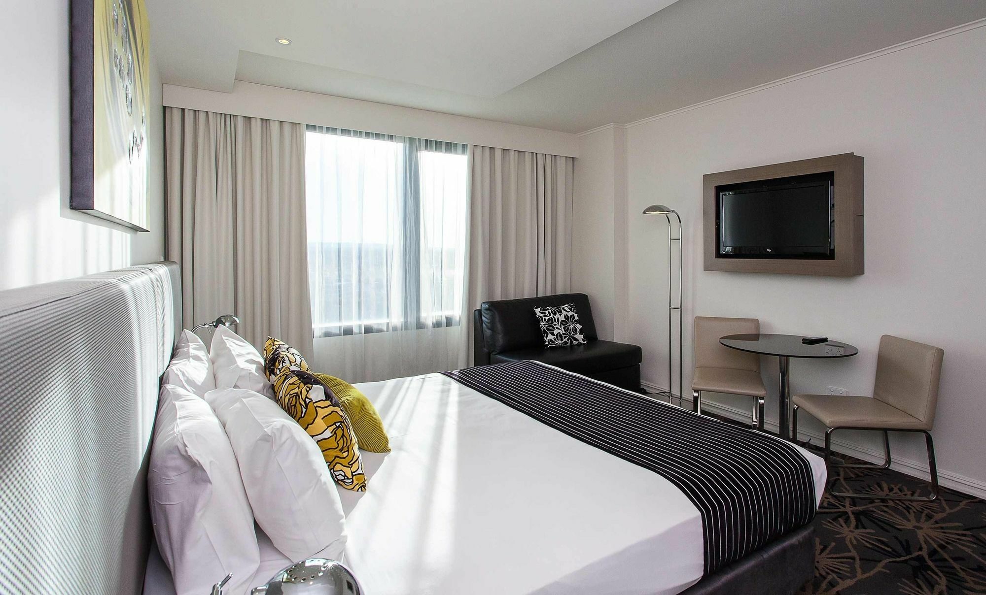 Voco Gold Coast By Ihg Hotel Exterior photo
