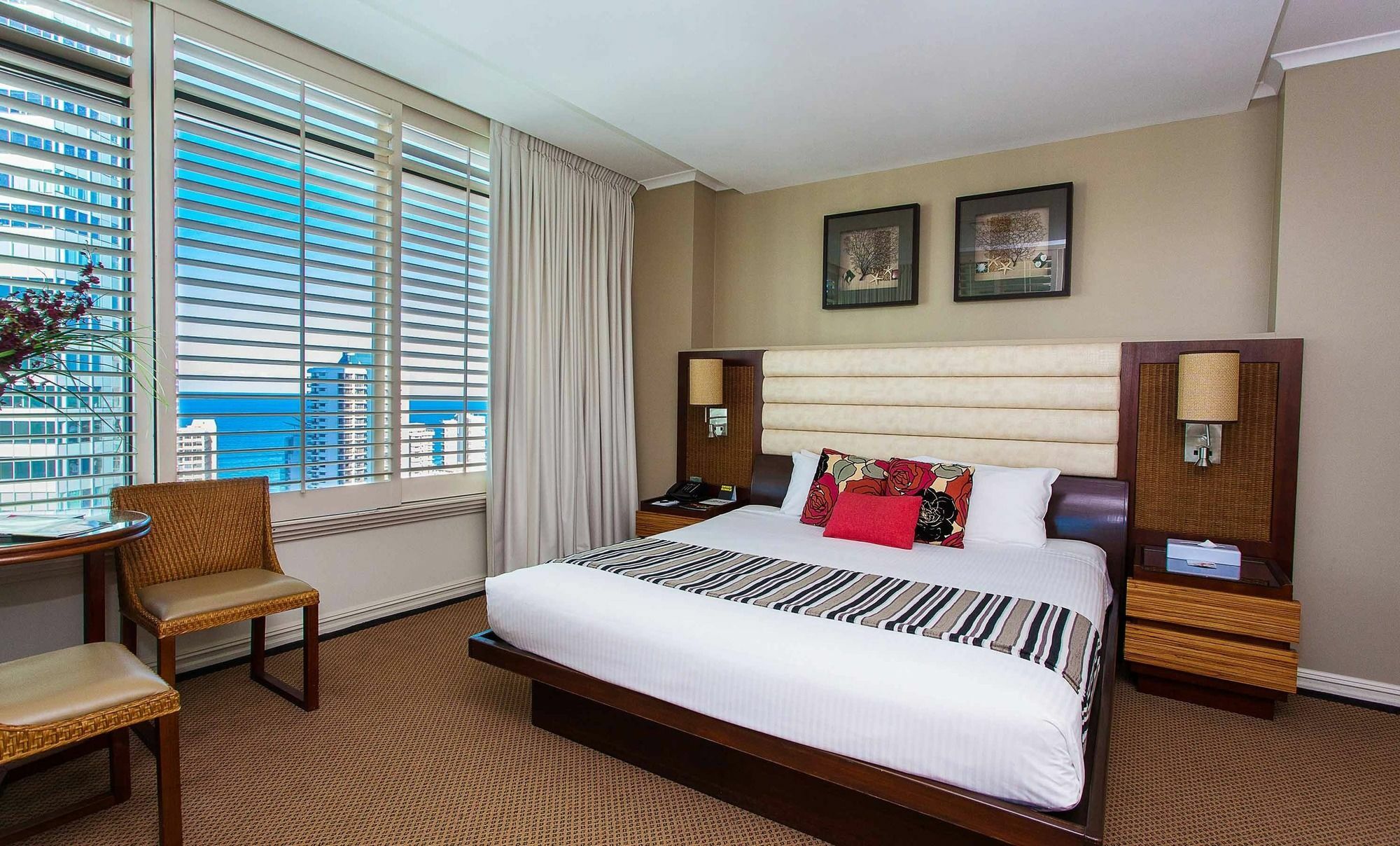 Voco Gold Coast By Ihg Hotel Exterior photo